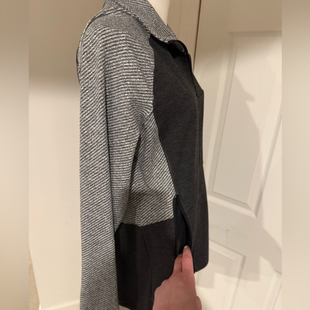 Champion Black and Gray Jacket - NWT - Picture 4 of 13